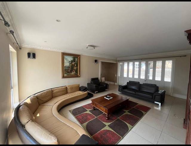 5 BEDROOM PROPERTY TO RENT IN WATERKLOOF RIDGE